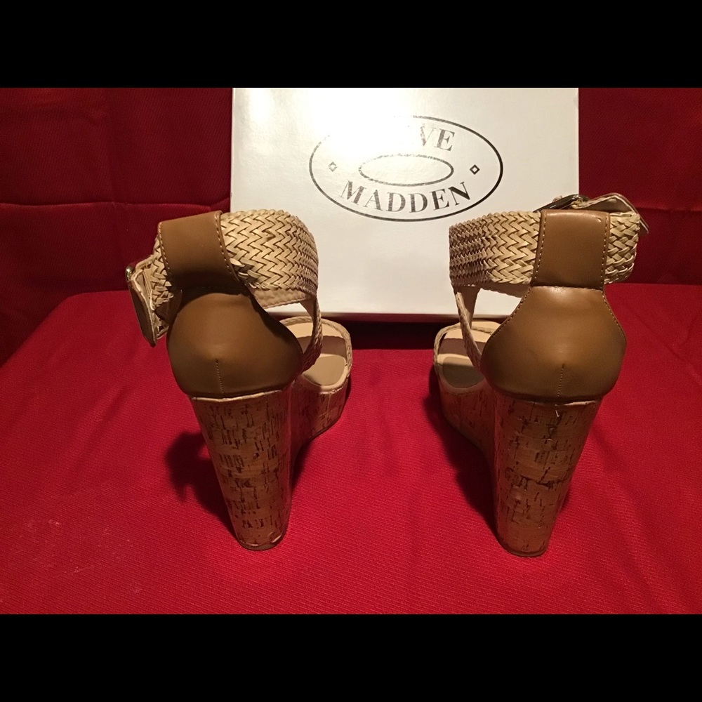 Steve Madden - Picture 2 of 5